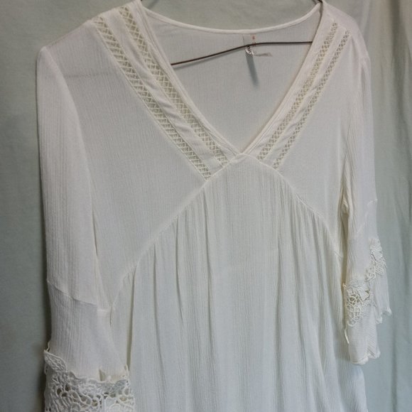White Crepe Asymmetrical Embroidered Fluttery Top Medium (T-273) - Picture 10 of 11